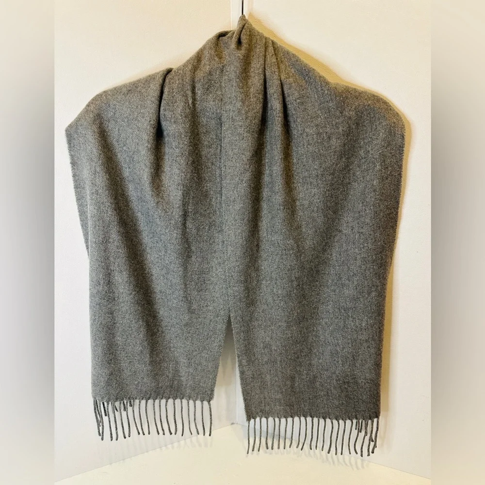 Charcoal Gray Fringed Geoffrey Beene VTG Cashme Oblong Scarf Unisex 100% Acrylic